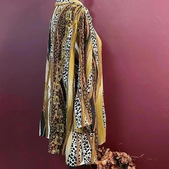 Fashion Bug 1X Animal Print Bell Sleeves Chain Link Print Crinkle Blouse - Picture 5 of 9